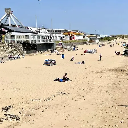 Luxury Porthcawl Large Spacious 2 Bedroom Apt, Parking, Garden Access, Prime Location Buitenkant foto